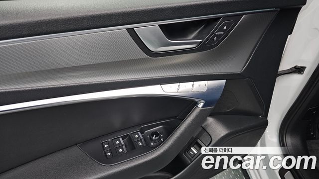 Audi A6 2021 — photo 17