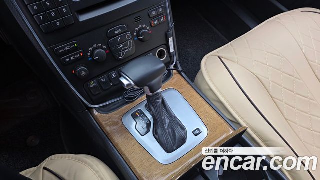 Volvo XC90 2004 — photo 9