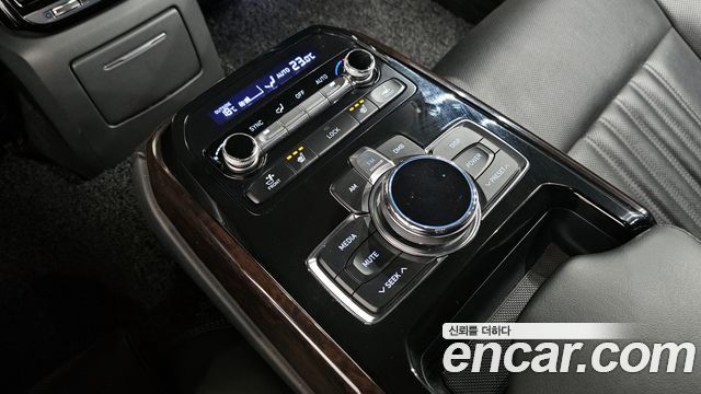 Genesis EQ900 2017 — photo 17