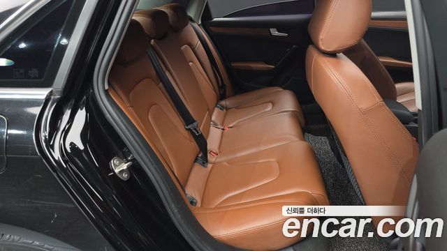 Audi A4 2016 — photo 12
