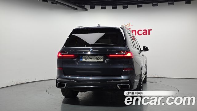 BMW X7 2022 — photo 4