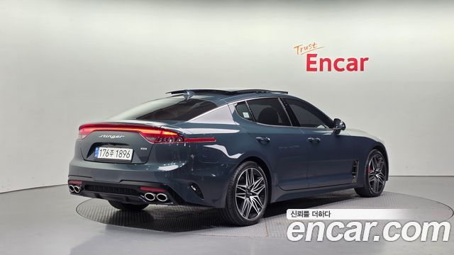 Kia Stinger 2023 — photo 2