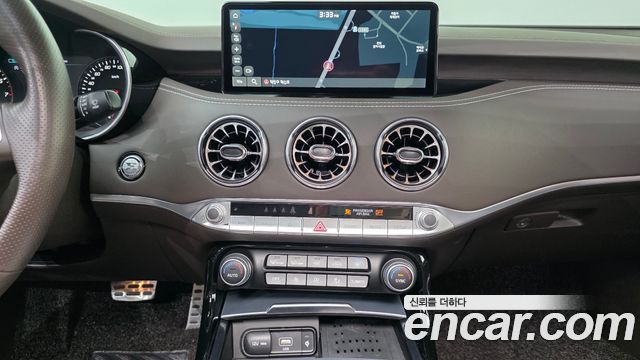 Kia Stinger 2023 — photo 15