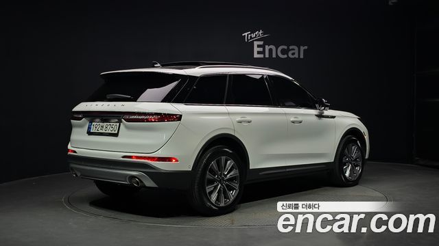 Lincoln Corsair 2022 — photo 2