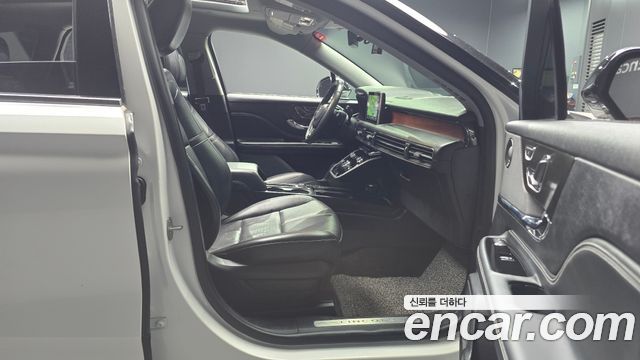 Lincoln Corsair 2022 — photo 11