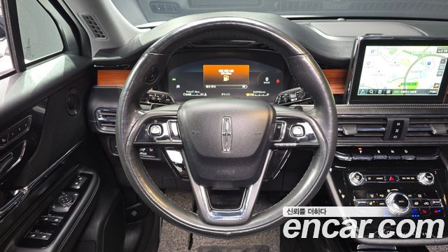 Lincoln Corsair 2022 — photo 13
