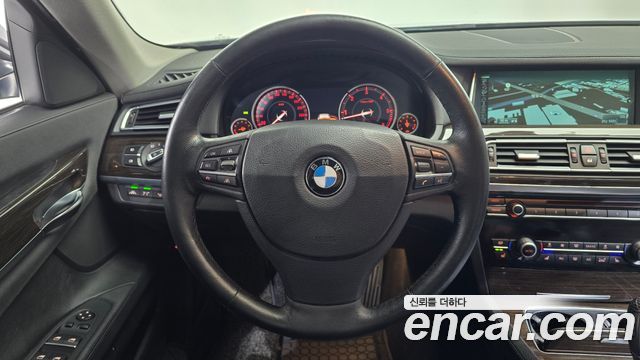 BMW 7-Series 2013 — photo 13