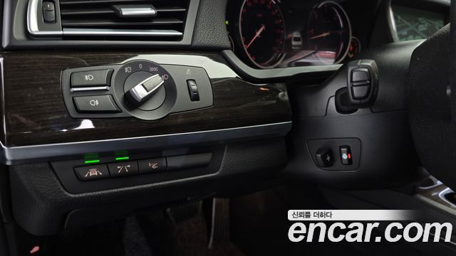 BMW 7-Series 2013 — photo 14