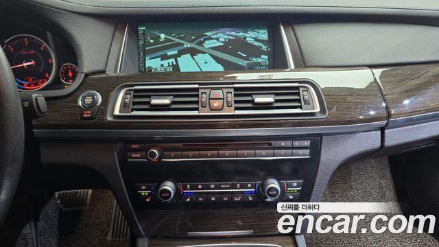 BMW 7-Series 2013 — photo 15