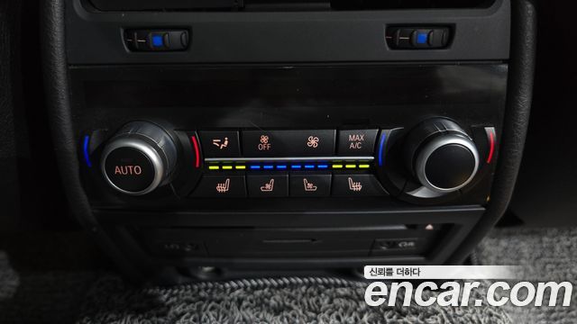BMW 7-Series 2013 — photo 18