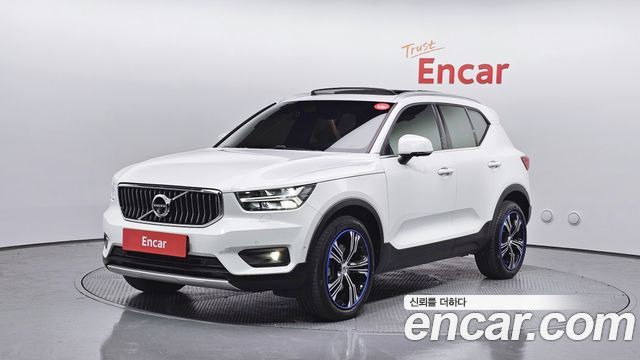 Volvo XC40 2021 — photo 1