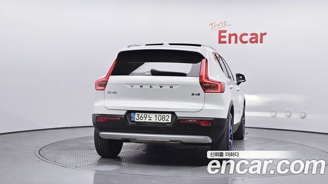 Volvo XC40 2021 — photo 4