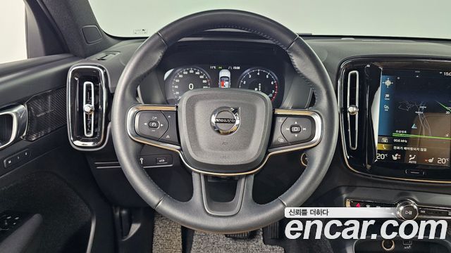 Volvo XC40 2021 — photo 15