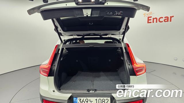 Volvo XC40 2021 — photo 20