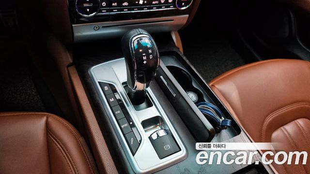 Maserati Quattroporte 2016 — photo 9