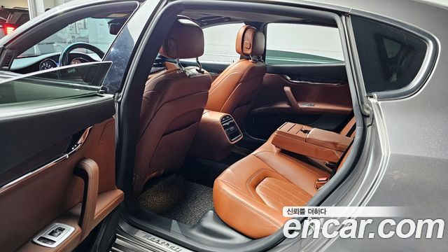 Maserati Quattroporte 2016 — photo 11