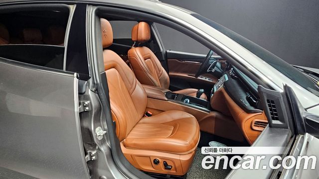 Maserati Quattroporte 2016 — photo 12