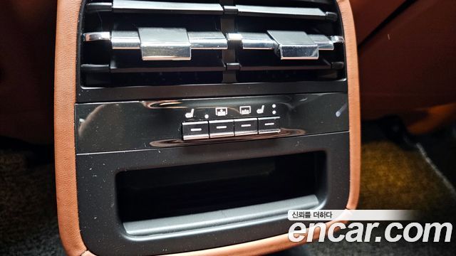 Maserati Quattroporte 2016 — photo 18