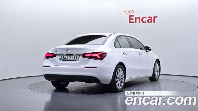 Mercedes-Benz A-Class 2020 — photo 2