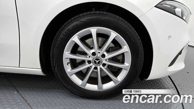 Mercedes-Benz A-Class 2020 — photo 5