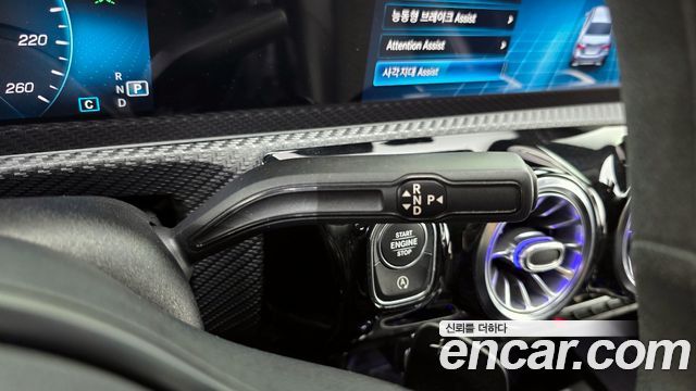 Mercedes-Benz A-Class 2020 — photo 9