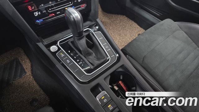 Volkswagen Passat 2022 — photo 9
