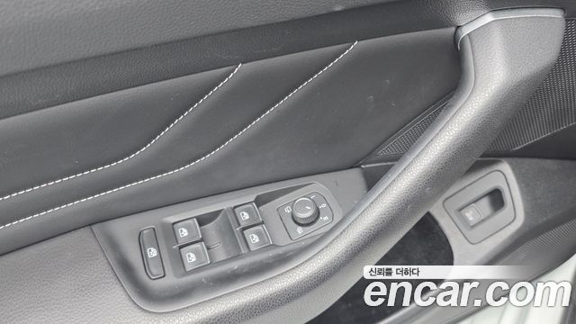 Volkswagen Passat 2022 — photo 18