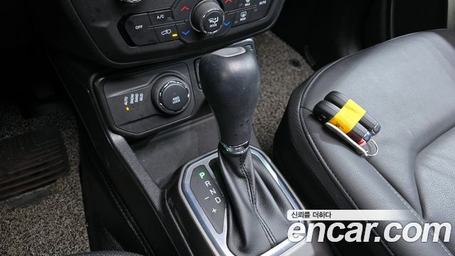 Jeep Renegade 2019 — photo 9