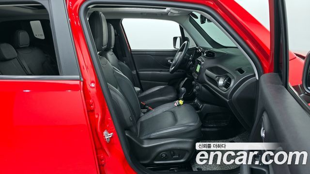 Jeep Renegade 2019 — photo 11
