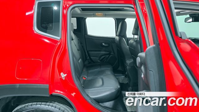 Jeep Renegade 2019 — photo 12