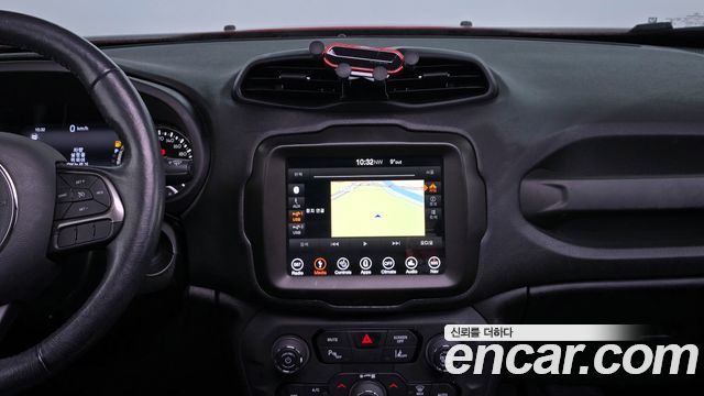 Jeep Renegade 2019 — photo 14