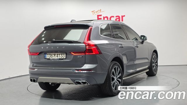 Volvo XC60 2021 — photo 2