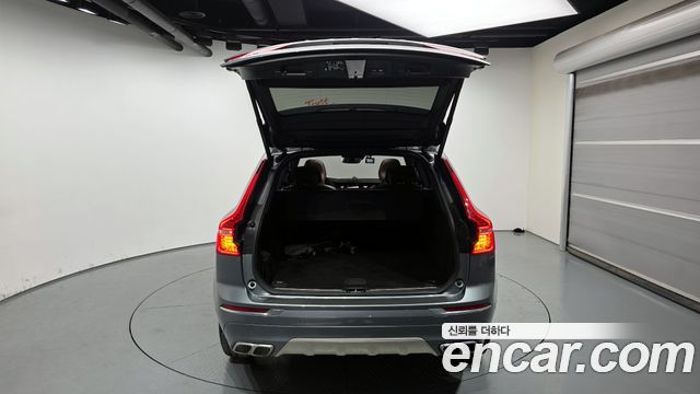 Volvo XC60 2021 — photo 20