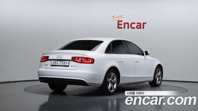 Audi A4 2015 — photo 2