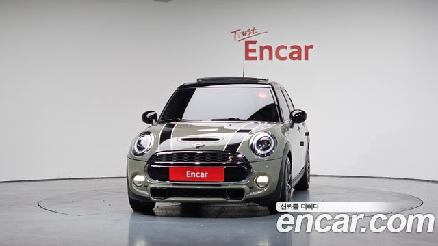 Mini Cooper 2019 — photo 2
