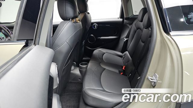 Mini Cooper 2019 — photo 11