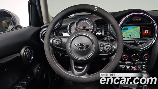 Mini Cooper 2019 — photo 12