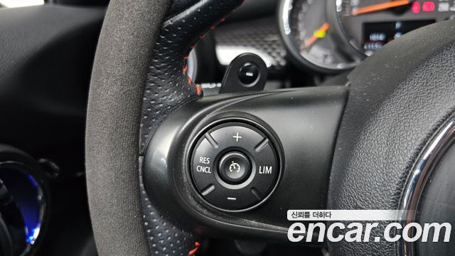 Mini Cooper 2019 — photo 16