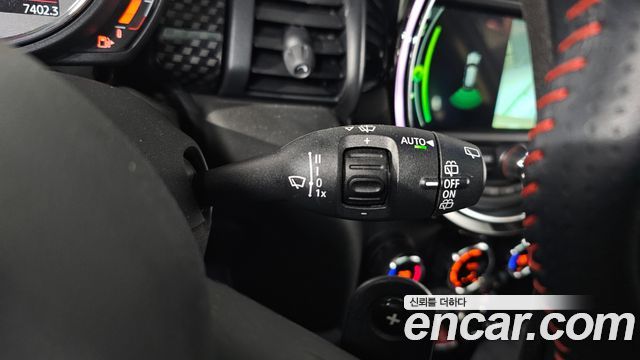 Mini Cooper 2019 — photo 17