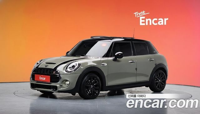 Mini Cooper 2019 — photo 20