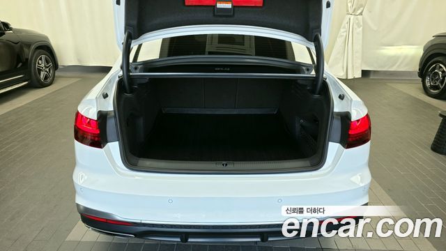 Audi A4 2020 — photo 20