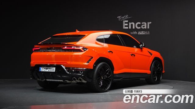 Lamborghini Urus 2025 — photo 2