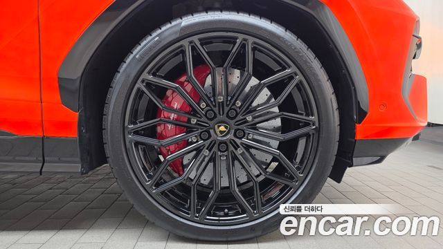 Lamborghini Urus 2025 — photo 5