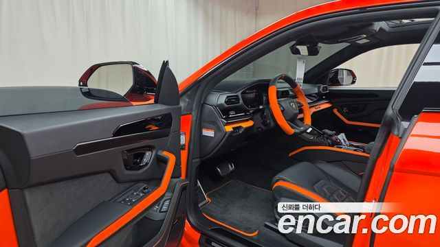 Lamborghini Urus 2025 — photo 10