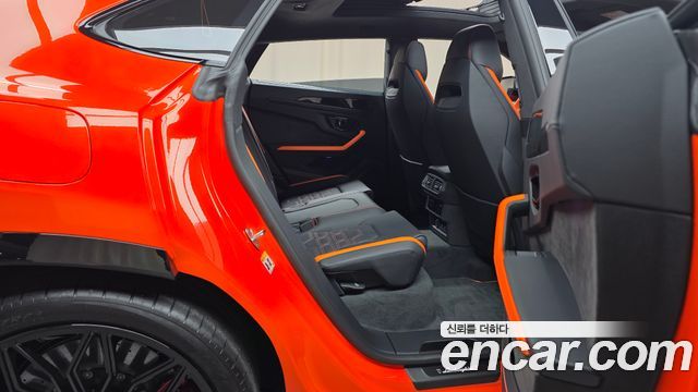 Lamborghini Urus 2025 — photo 12