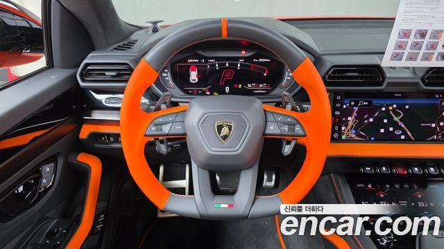 Lamborghini Urus 2025 — photo 13