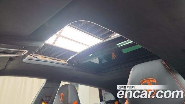 Lamborghini Urus 2025 — photo 18
