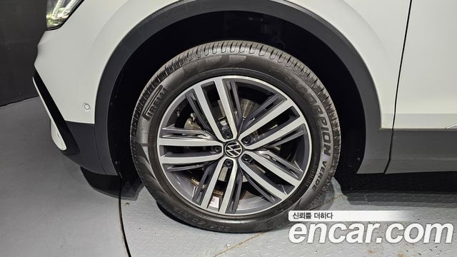 Volkswagen Tiguan 2023 — photo 5