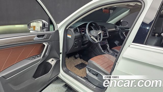 Volkswagen Tiguan 2023 — photo 11