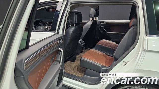 Volkswagen Tiguan 2023 — photo 12